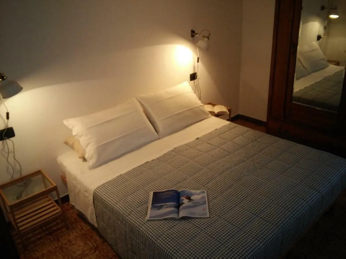 Ca' Marchesi apartments Sernio 0*,